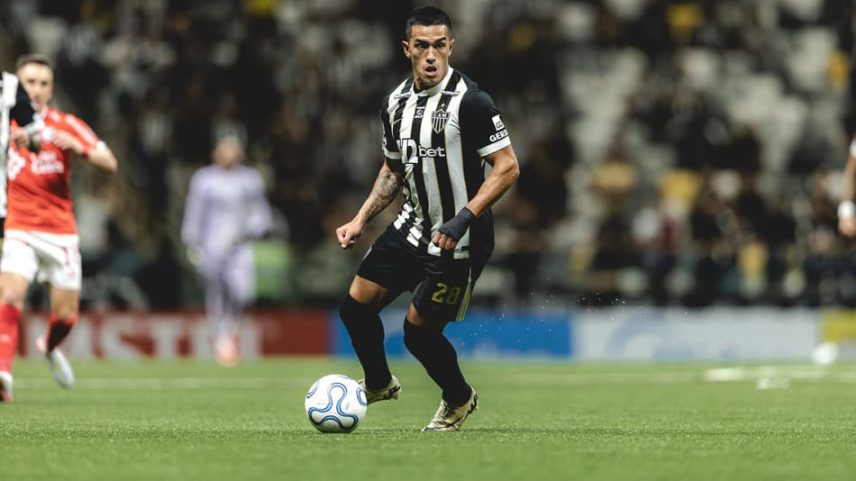 Cuello analisa nova função no Atlético e fala sobre tomada de decisão