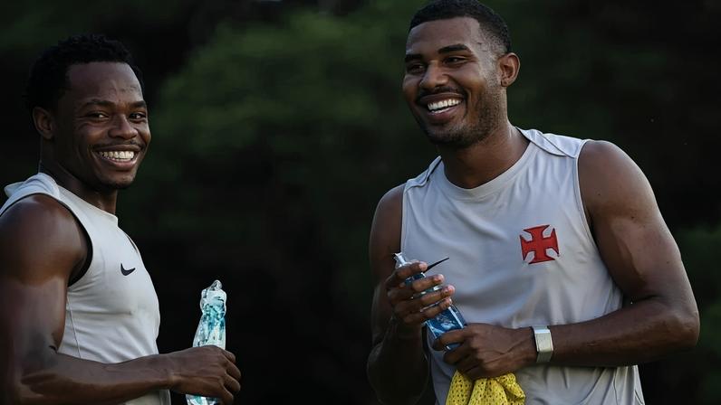 Vasco terá mudanças e retorno importante contra o Athletico-PR; veja escalação