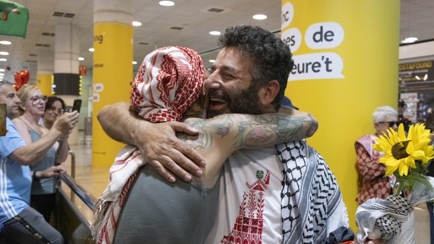 Saif Abukeshek, ativista espanhol libertado em Israel, denuncia abusos