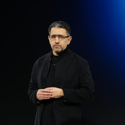 Panos Panay comenta rumores de novo Fire Phone da Amazon