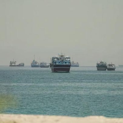 EUA atacam alvos iranianos alegando legítima defesa durante negociações de paz