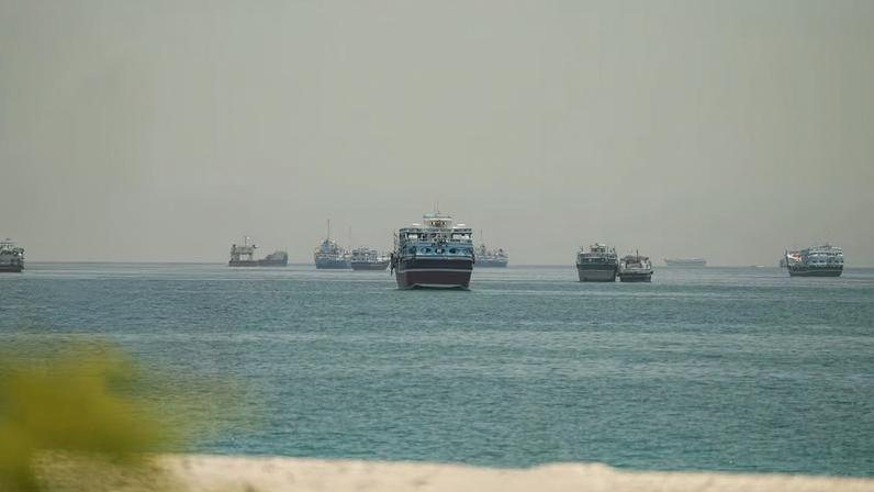 EUA atacam alvos iranianos alegando legítima defesa durante negociações de paz
