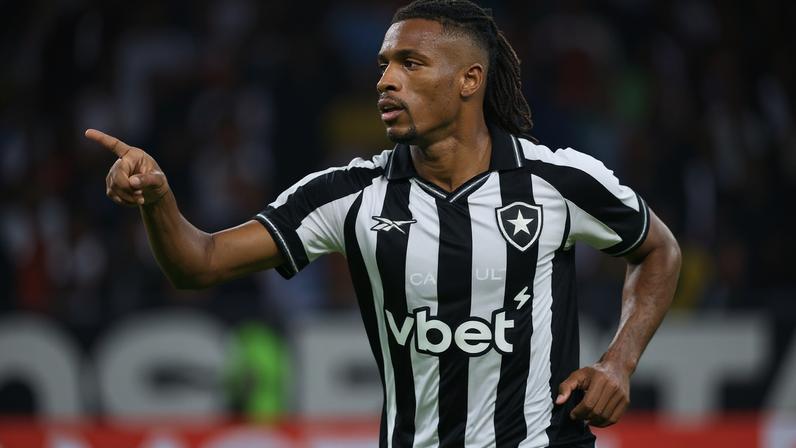 Danilo comemora gol pelo Botafogo (Foto: Vitor Silva / Botafogo)