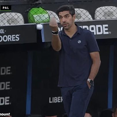 Abel Ferreira é punido pela Conmebol após gesto obsceno