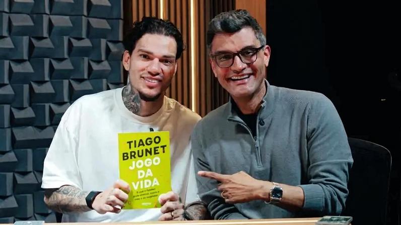 Ederson, goleiro da Seleção Brasileira, e Tiago Brunet (Foto: Reprodução/Instagram)