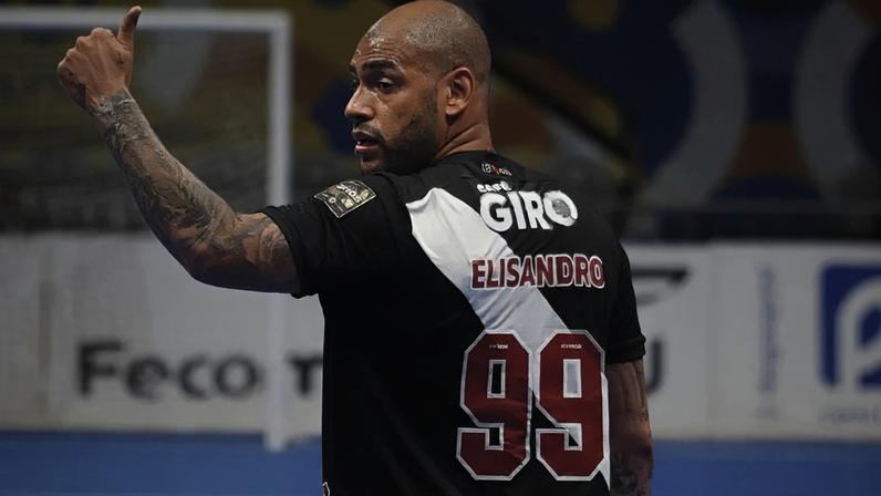 Elisandro, do Vasco, em ação pela Copa LNF no palco do Maracanãzinho