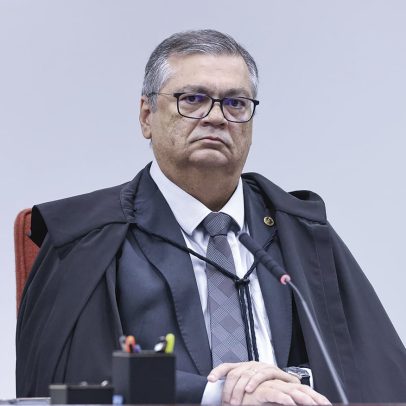 Dino investiga envio de emendas a filme sobre Bolsonaro