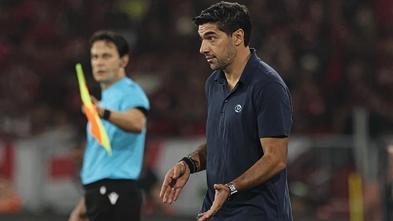Abel Ferreira diante do Flamengo neste sábado (23)