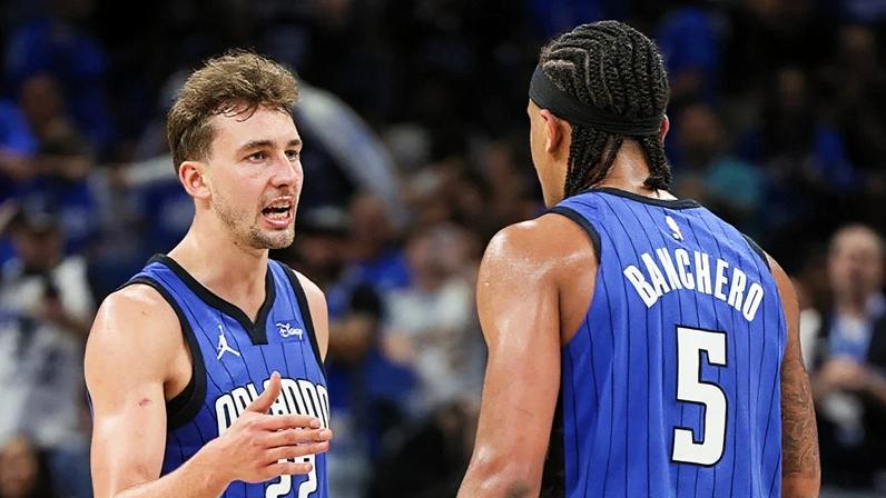Com uma folha salarial bem engessada e sem escolha na primeira rodada do Draft, o Orlando Magic entra na offseason da NBA sem técnico. Quais mudanças podem acontecer, afinal? Clique nas setas para ver.