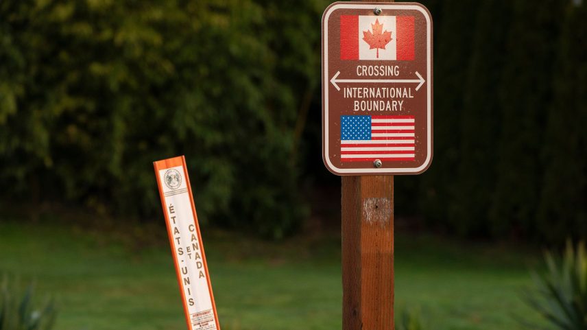 A sign denoting the USCanada boundary