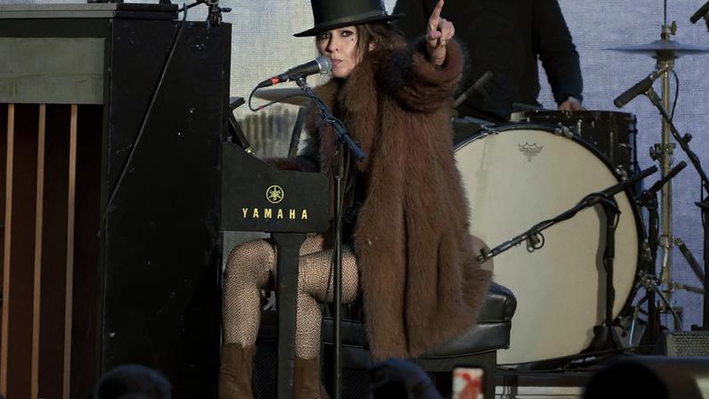 Linda Perry performing in 2025.