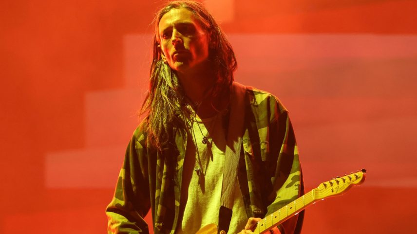 Nick Valensi, dos Strokes, faz pausa temporária durante a turnê Reality Awaits