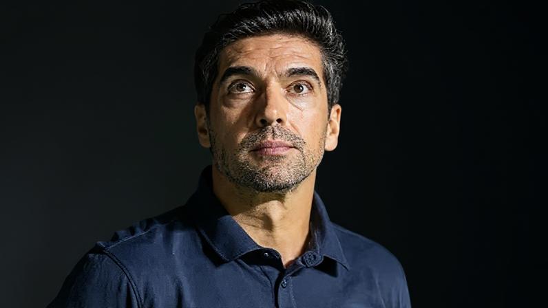 Organizada do Palmeiras pede saída de Abel Ferreira