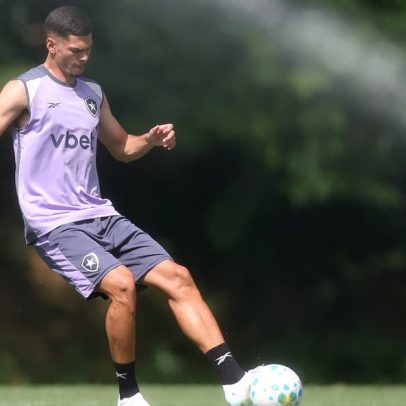 Botafogo apresenta zagueiro contratado enquanto segue tratando lesão