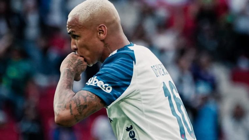 Deyverson marcou o gol da vitória do LDU na partida. (Foto: Reprodução/LDU)