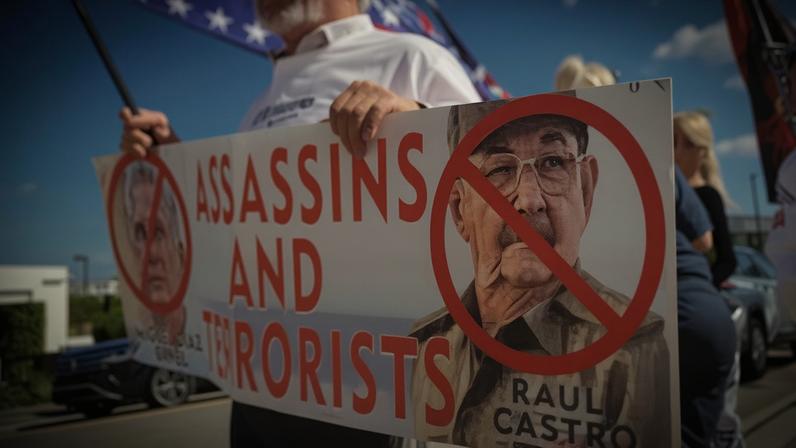 Exílio de Miami comemora imputação a Raúl Castro e reação a Trump