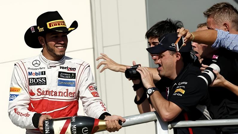 Lewis Hamilton estreou na F1 com a McLaren (Foto: AFP)
