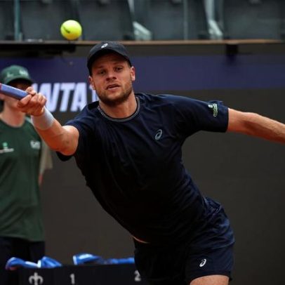 Altmaier vence de virada e encara Zverev na estreia