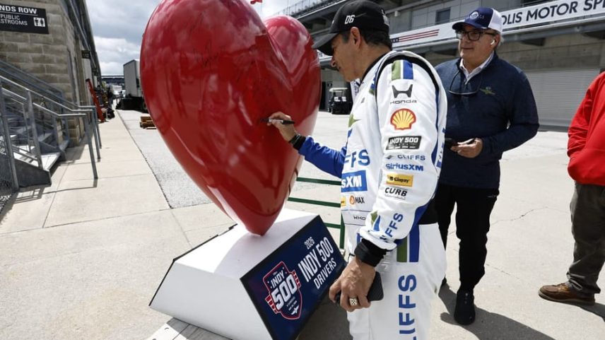 Helio Castroneves se prepara para a disputa da da 110ª Indy 500