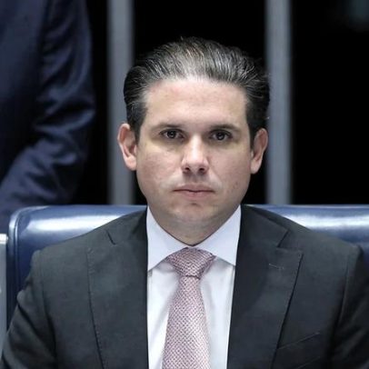 Dono do perfil Alfinetei vira réu por difamação contra Hugo Motta