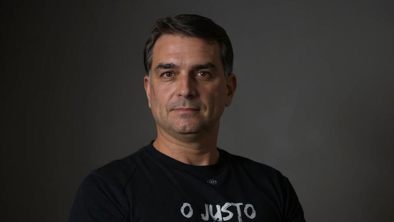 Trump se reúne com Flávio Bolsonaro na Casa Branca