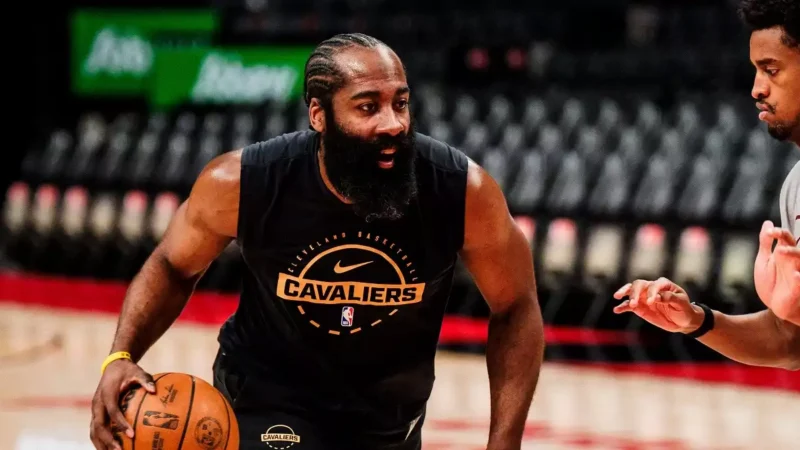 James Harden reage nos playoffs e atinge recorde da NBA