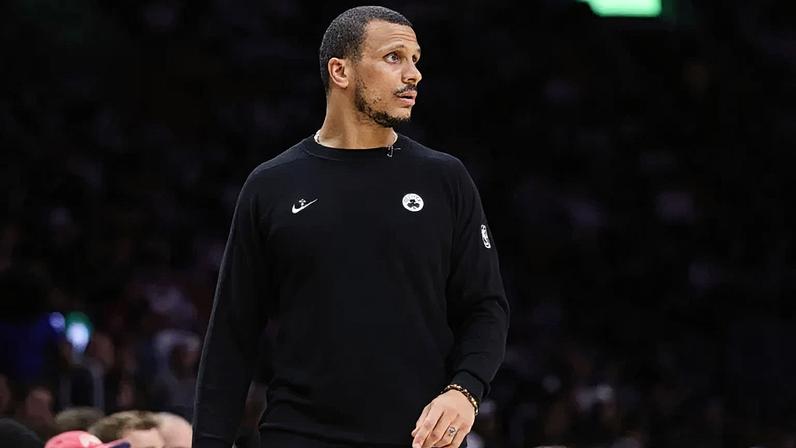 Joe Mazzulla é eleito técnico do ano na NBA