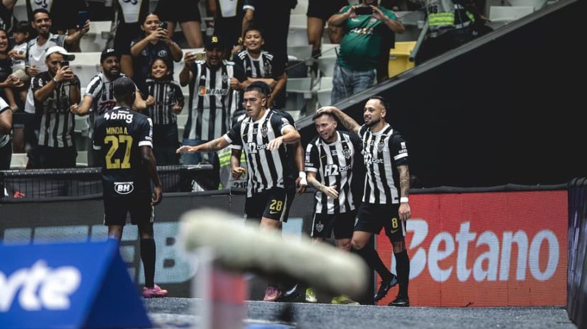 Domínguez elogia titular do Atlético: dá inteligência à equipe