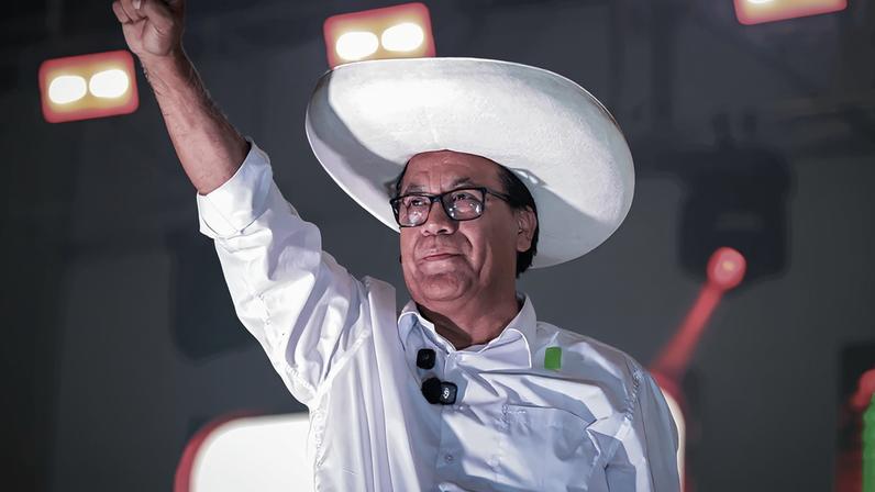 Debate sobre tradição envolve uso do chapelão