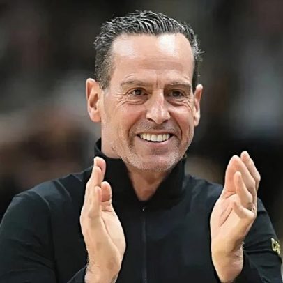 Kenny Atkinson segue como técnico do Cavaliers