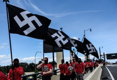 Violência de extrema direita aumenta e se expande pelo mundo, aponta relatório