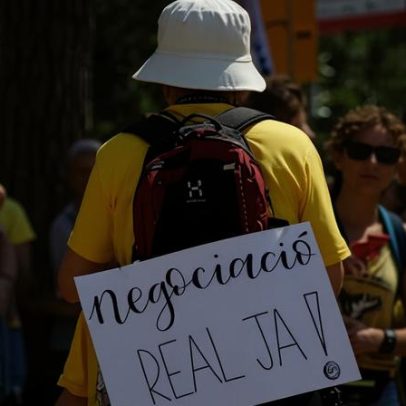 Acordo entre sindicatos e Educação encerra greves na Catalunha