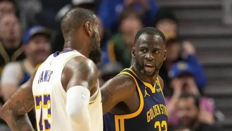 Listamos alguns dos melhores agentes livres para a próxima offseason da NBA. Saiba quem está pronto para se juntar a outro time e quem ainda pode deixar seu contrato. Clique nas setas para ver.
