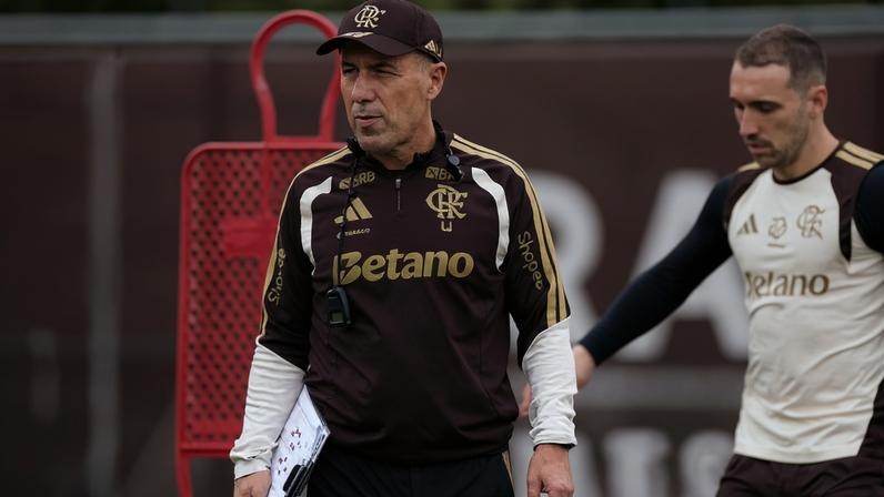 Leonardo Jardim comanda treino do Flamengo no Ninho do Urubu (Foto: Adriano Fontes / Flamengo)