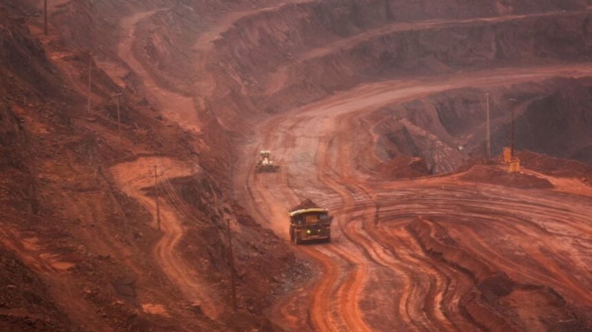 Minério de ferro recua após China impor controle rígido da capacidade siderúrgica