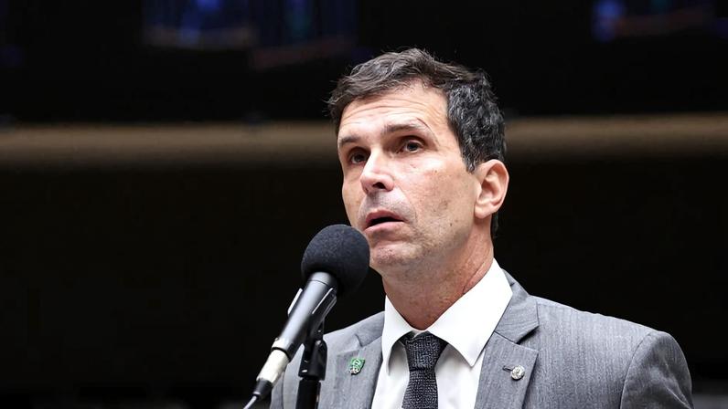 Deputado critica Centrão por votos no Conselho de Ética