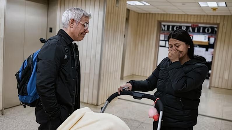 Mulheres migrantes sofrem abusos constantes em centros do ICE