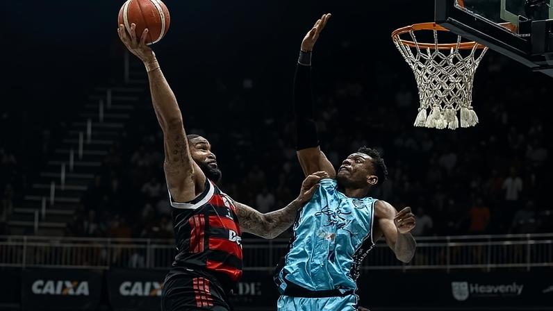 Brasília enfrenta Flamengo por vaga na semifinal do NBB