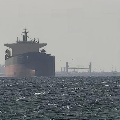 Irã atira após tentativa dos EUA de retirar navios do Estreito de Ormuz