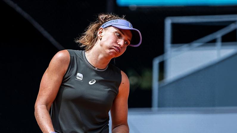 Bia mantém posição na WTA, mas deixa o top 100 pela 1ª vez desde 2021