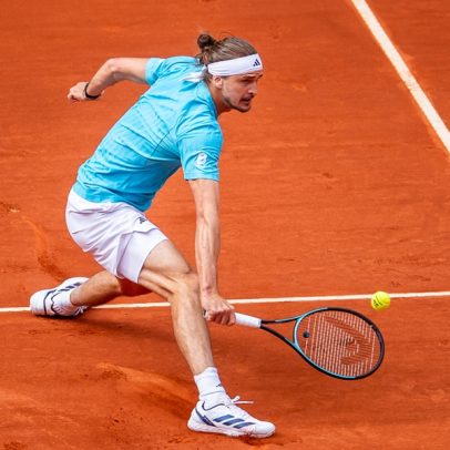 Zverev oscila na estreia e conquista 28ª vitória da carreira em Roma