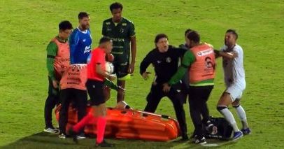 Maqueiro é expulso após chutar jogador em partida da Série C