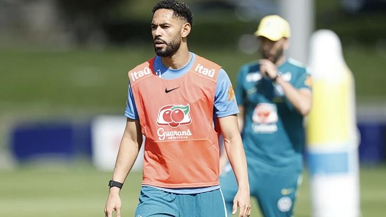 Matheus Cunha em treino da Seleção
