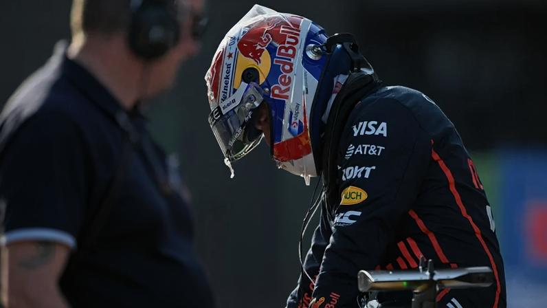 Verstappen parece perto do fim da pior temporada da F1