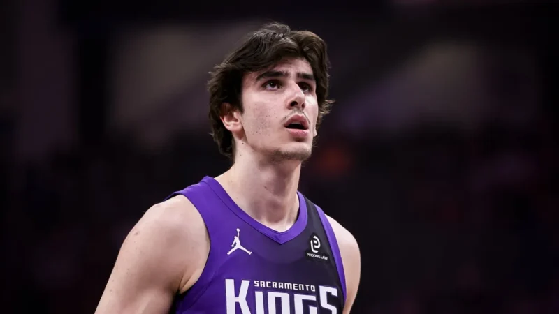 Maxime Raynaud explica salário na NBA e sinaliza saída