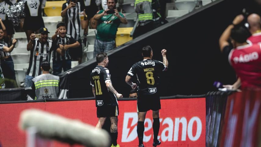 Maycon comemora gol contra o Mirassol (Foto: Pedro Souza / Atlético)