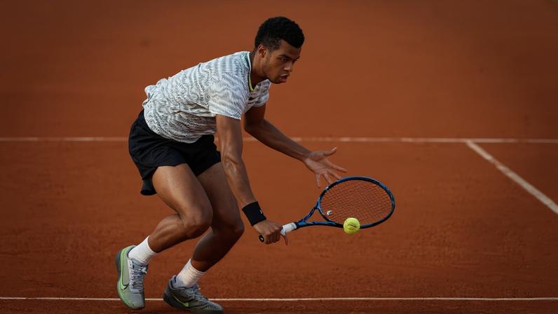 Perricard antecipa duelo com Djokovic como grande luta