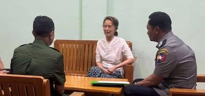 Aung San Suu Kyi, símbolo cativo de Mianmar
