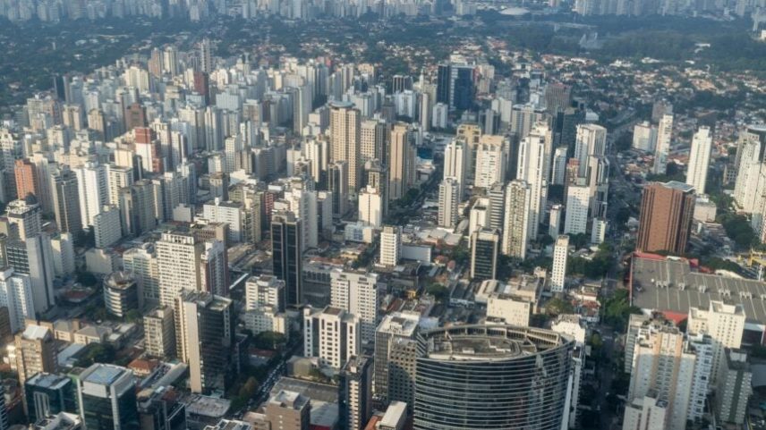 Vista aérea de São Paulo: endividamento das famílias praticamente dobrou desde meados dos anos 2000 e se aproxima de recordes históricos
