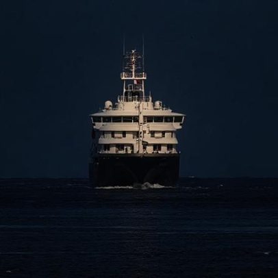 Navio com hantavírus chega a Roterdã; tripulação em quarentena e desinfecção
